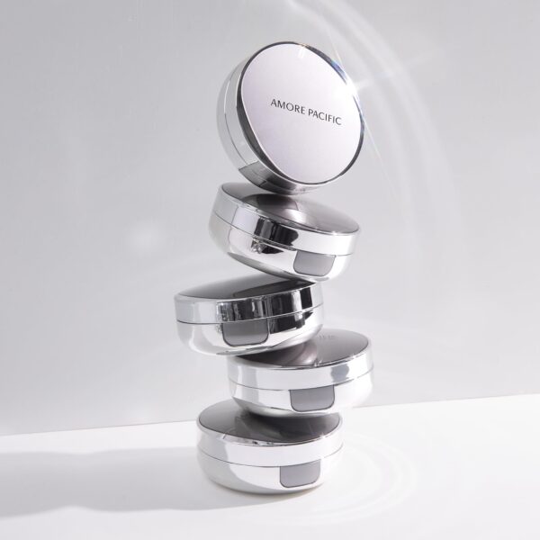 AMOREPACIFIC Color Control Cushion Compact Broad Spectrum SPF 50+, 204 Light/Medium Yellow, 1.05 Ounce (Pack of 1) - Image 2