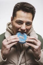 REUZEL Blue Pomade, Strong Hold, Water Soluble, Vanilla Wood, 4 Oz - Image 3