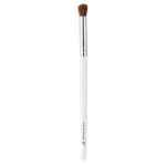 e.l.f. Blending Eye Brush, Softens Dramatic Edges & Fine Lines, For Eyeshadow, Eyeliner & Concealer (Pack of 1)